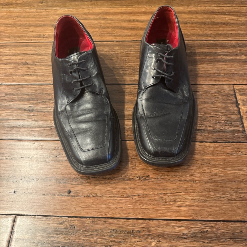 Kenneth Cole Black Leather Oxfords with Red Interior made in Italy